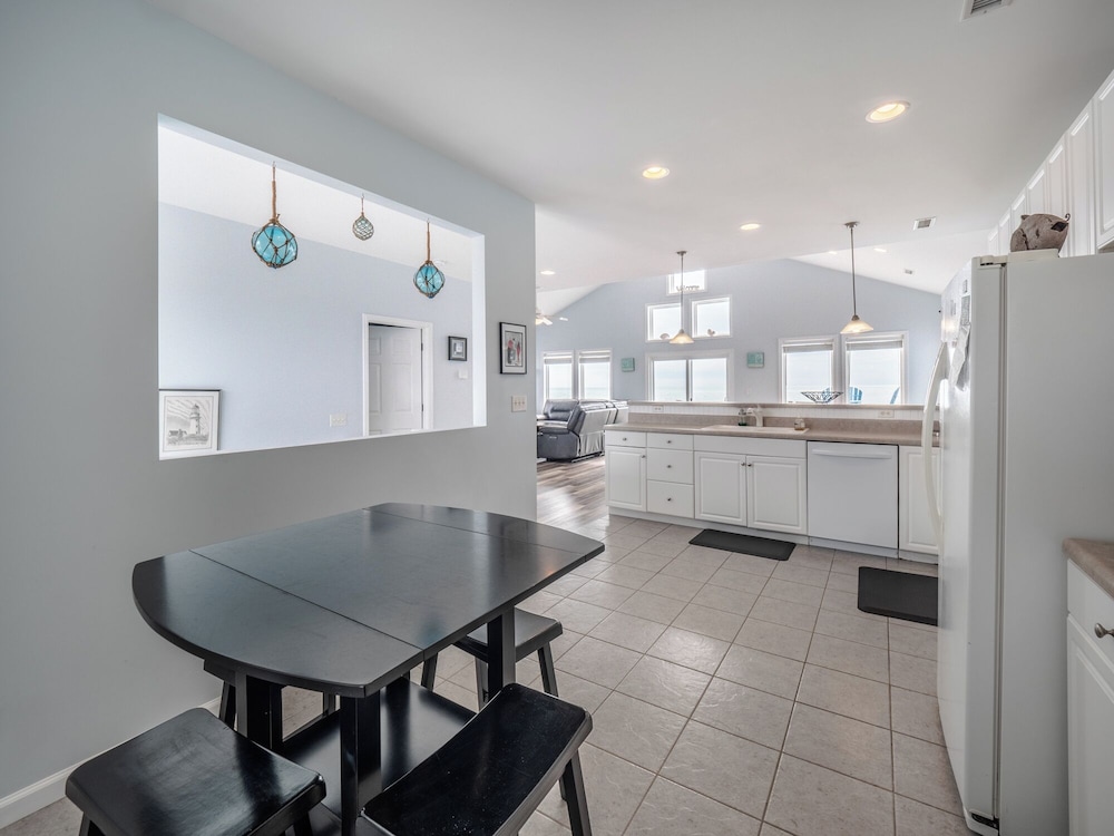 Bel Sole (Beautiful Sun) by Topsail Realty