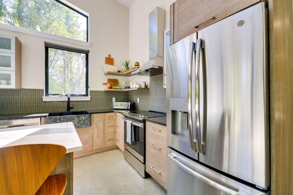 Rock Creek Retreat: Creekside Cabin Near Red Lodge view 5