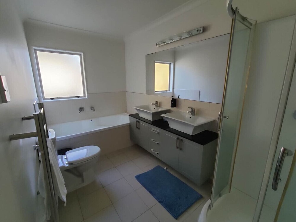 5 Bedroom House at 82A Richardson Road