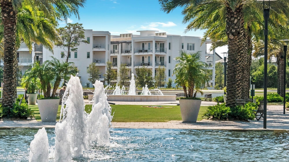 2BR Beachfront Townhome w/ Beach Service + Free Attraction Tickets!