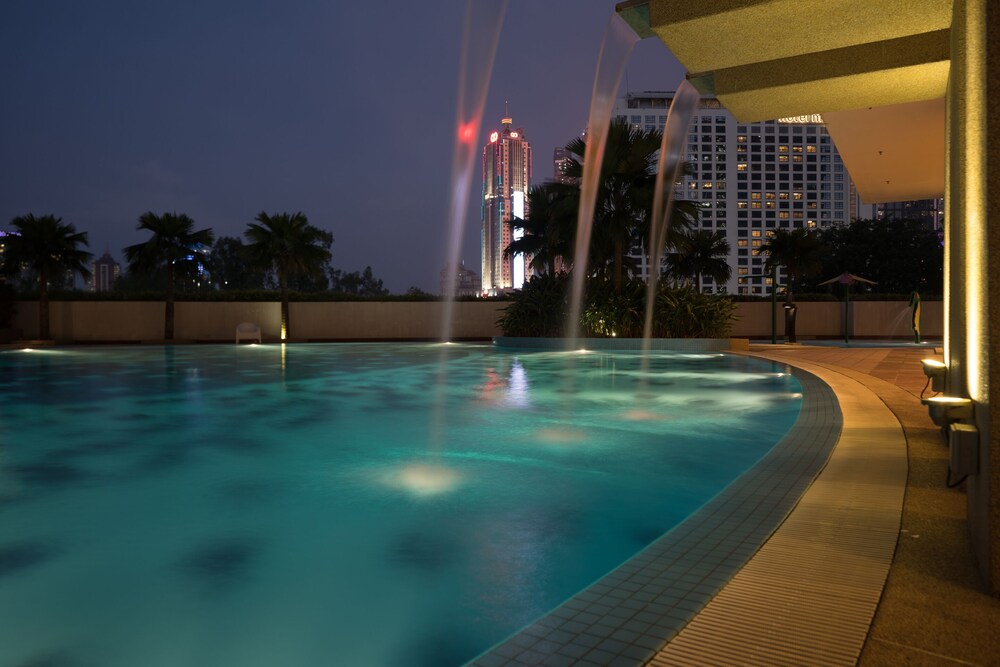 OYO Home 89449 Fancy 2 Bedroom Crest Residence