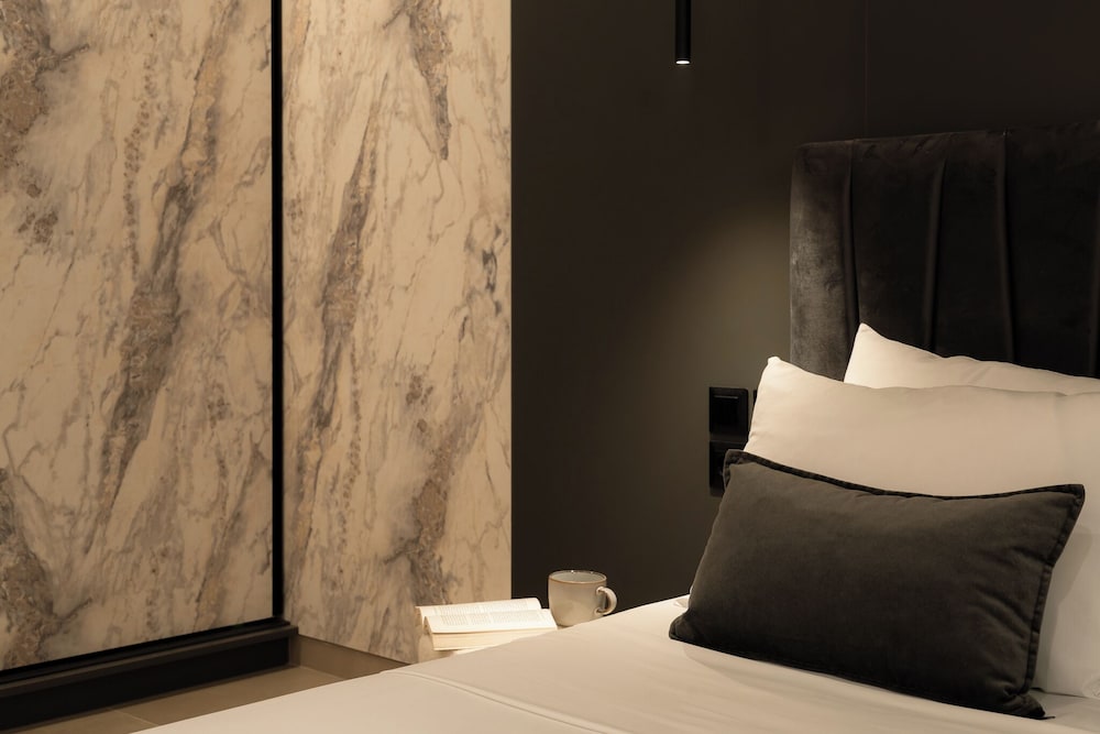 FOS Premium Apartments by halu