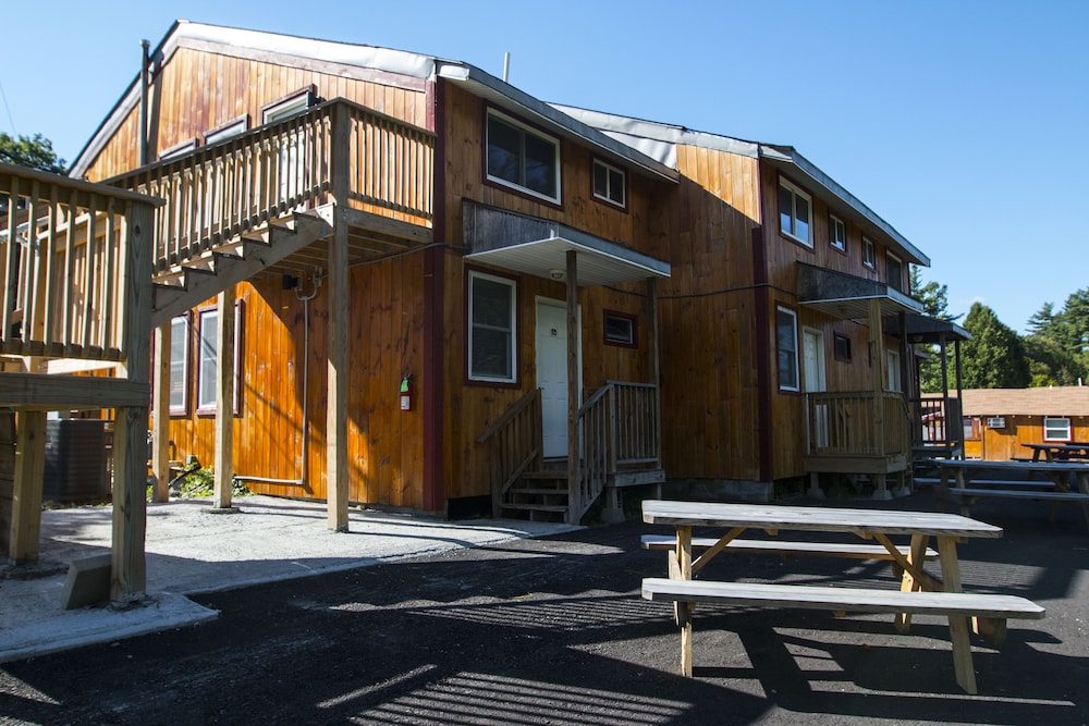 King Hendrick Motel