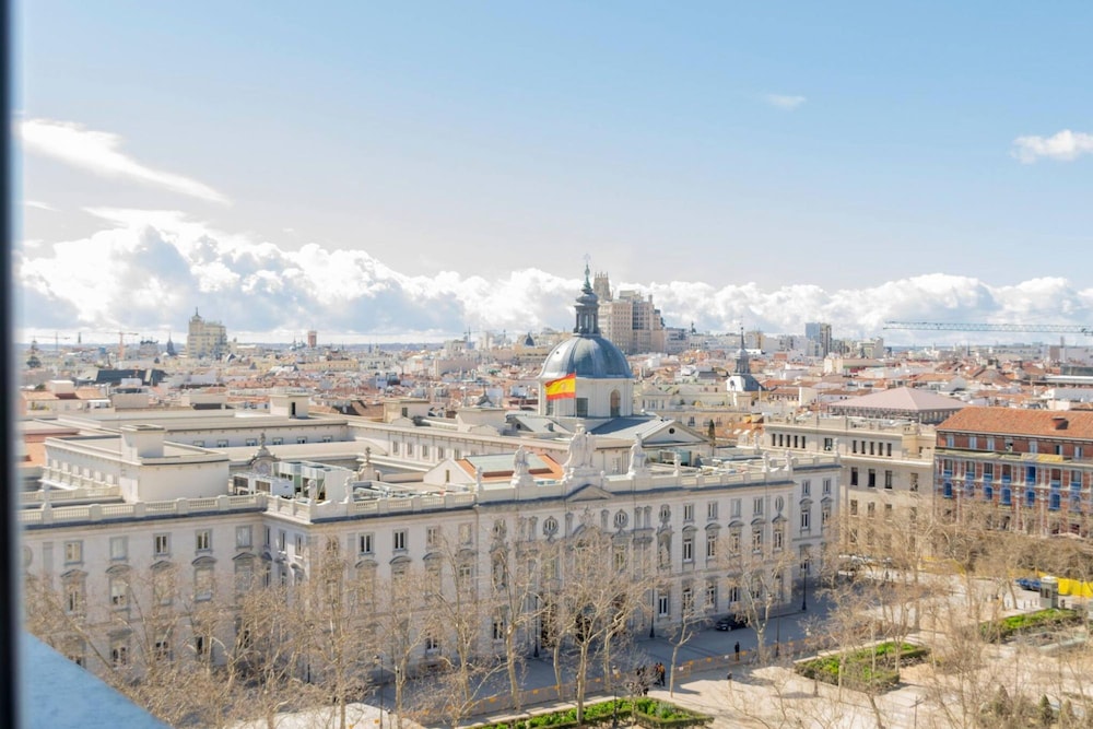 Colon 819 in Madrid With 1 Bedrooms and 1 Bathrooms