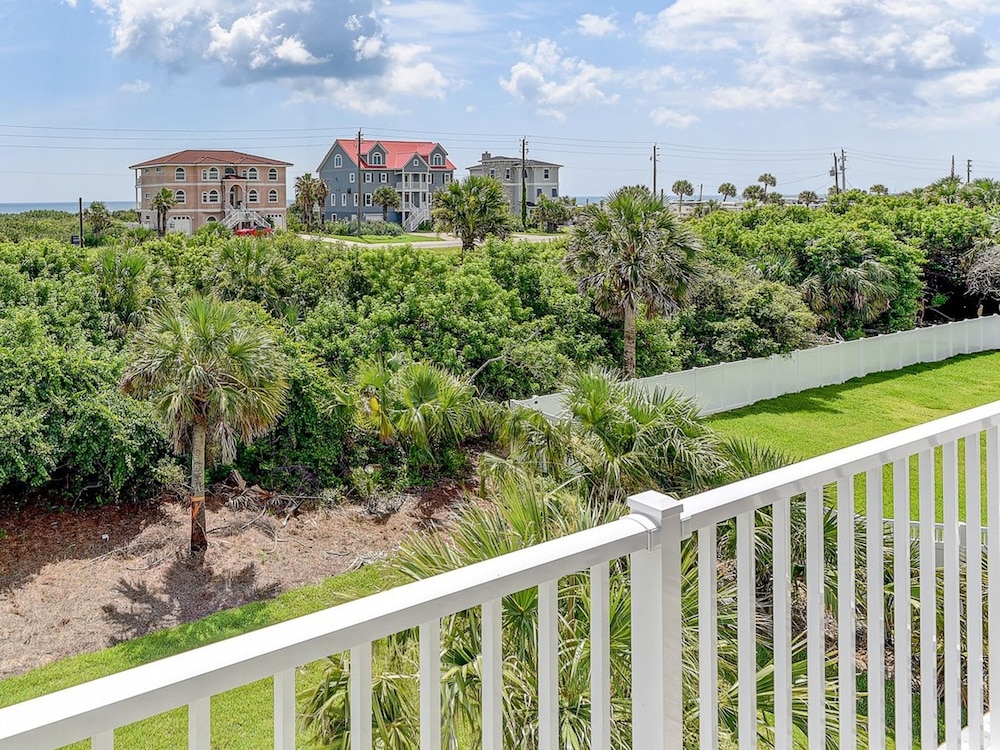 Atlantic Beach House by Distinctive Beach Rentals