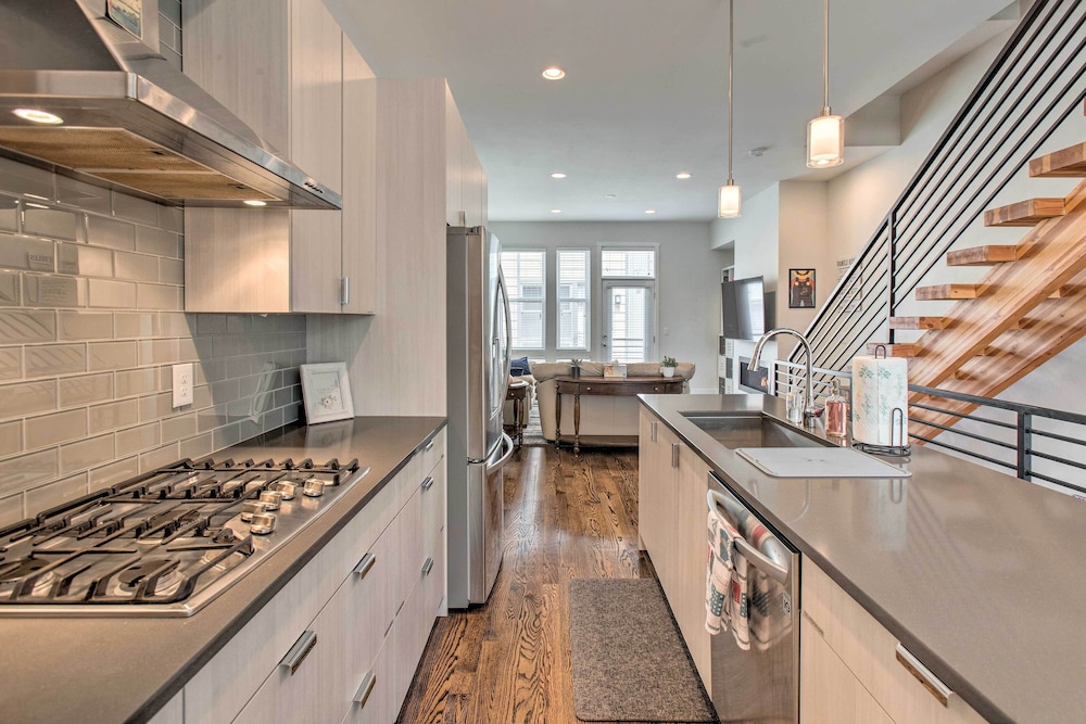 Denver Vacations - Denver Abode w/ Rooftop Deck  City Views - Property Image 5