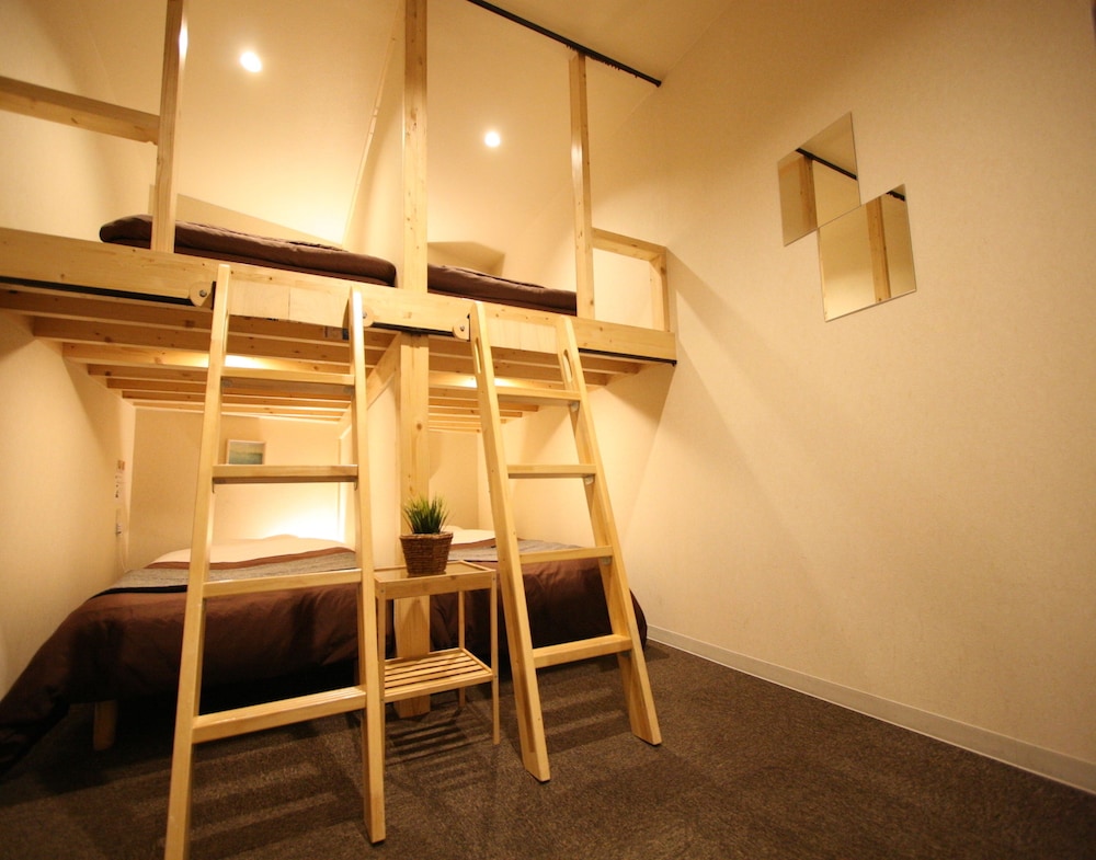 Osaka Guesthouse Nest - Hostel