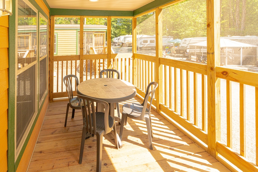 Sun Retreats Adirondack Gateway