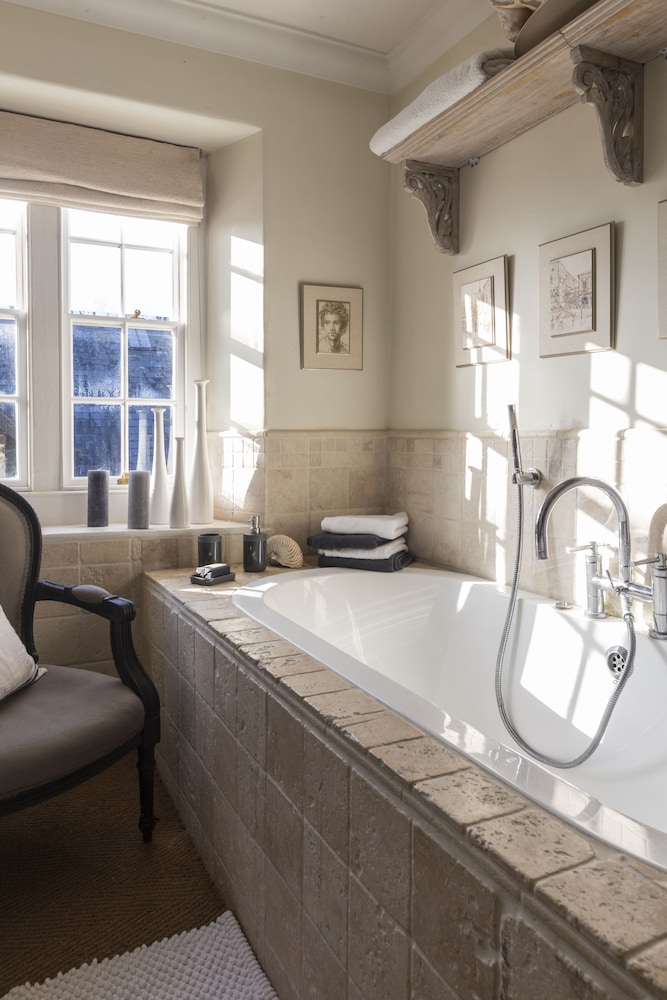 Roundhill Farmhouse
