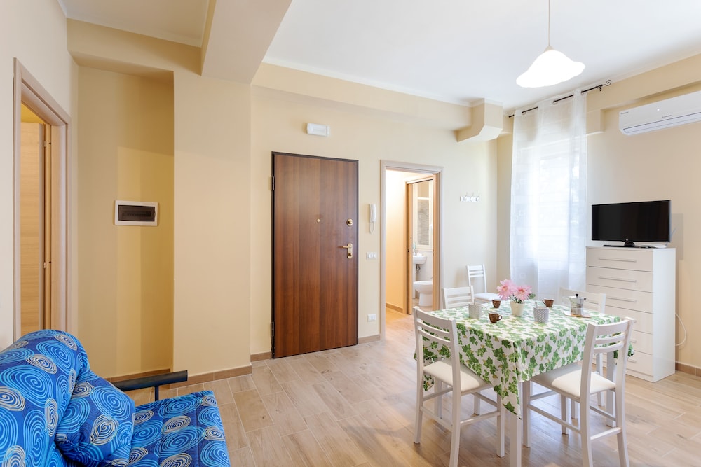 John's Apartment - Mountain Side en Taormina — hotel room