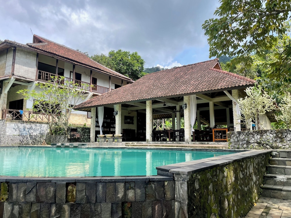 Covehill Green Resort