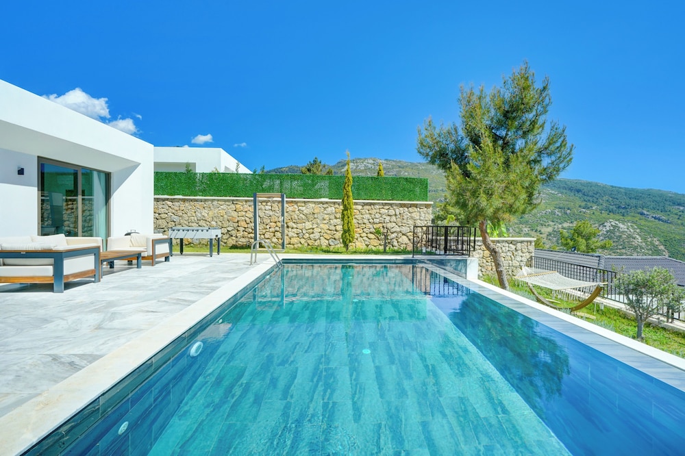 Earth 7 - PLANET LUXURY VILLAS