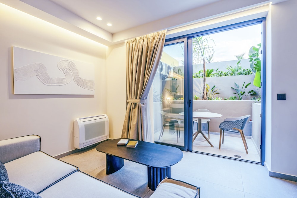Villa Luxury Heaven - With Heated Pool