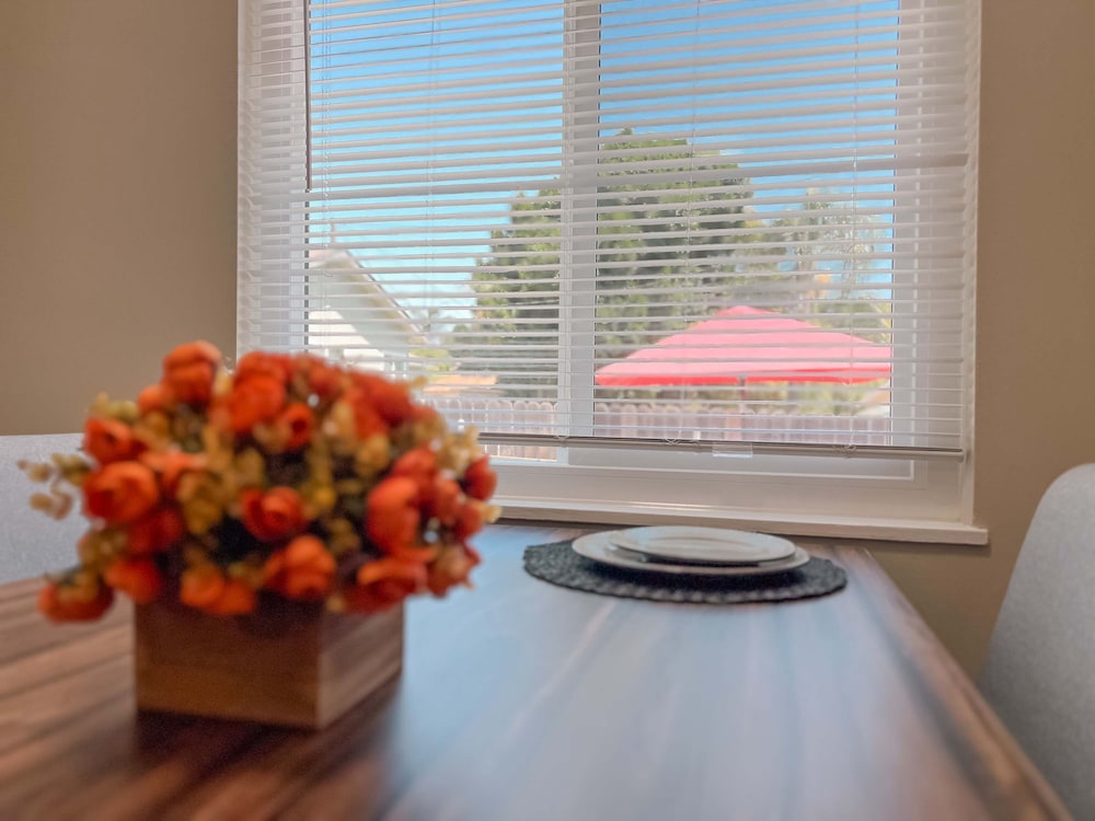 Cozy 2BR Home With Bright Interior Relaxing Patio