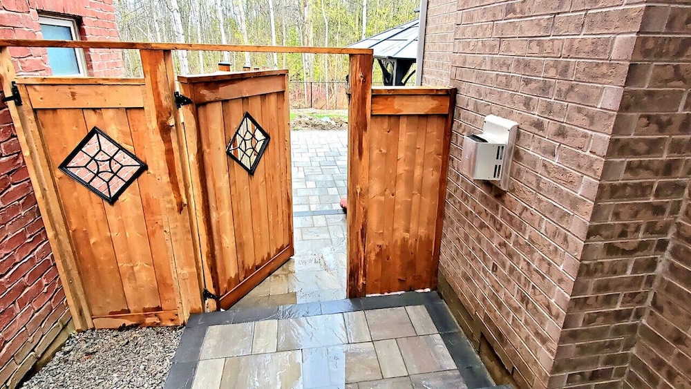 Family Modern Walkout Basement w Sauna Ski Resort 30min