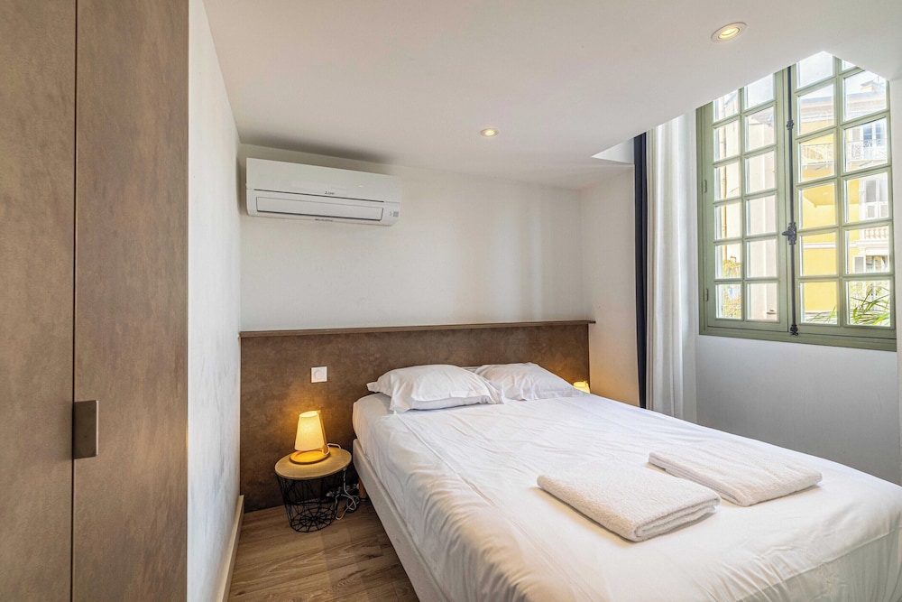 A/C Mezzanine Apt 2br/4p - Place Garibaldi
