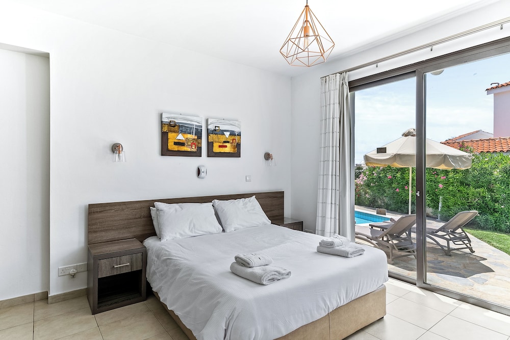 Platzia Beach Villas