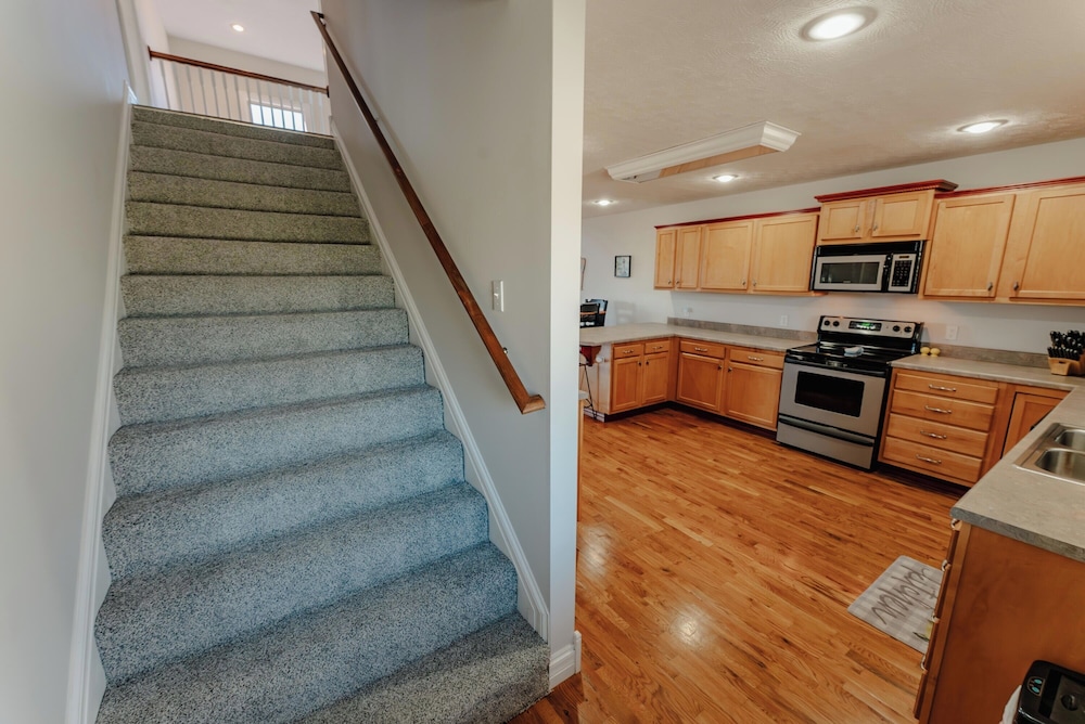 Lake It Easy 3 Level Home