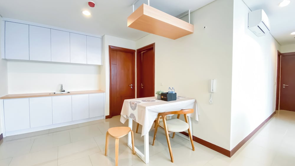 Spacious 2Br Apartment With Private Lift At The Kencana Residence