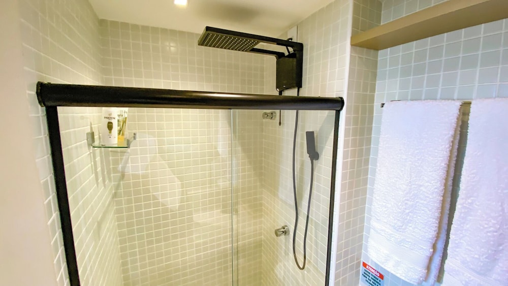 Flat Beira-mar com Varanda Piscina e Academia