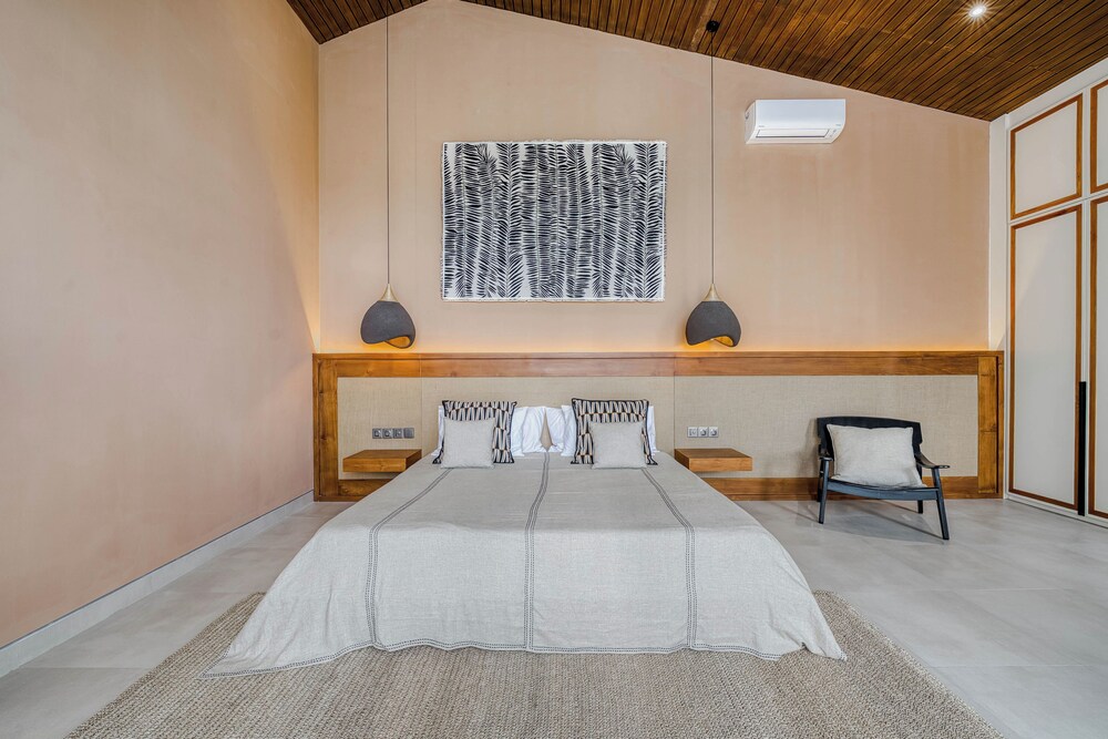 Villa Rosa by Pertama Management
