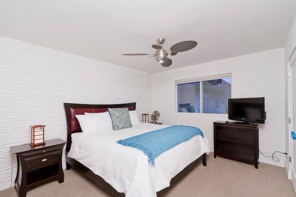 Old School By Signature Vacation Rentals