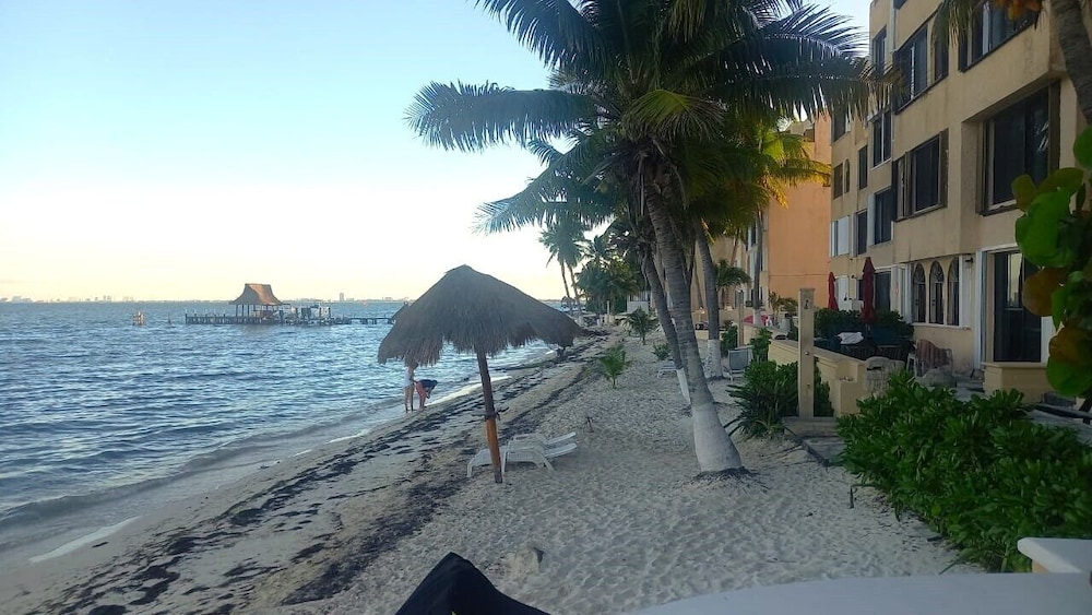 Punta Me Apartment Beach Front Hotel