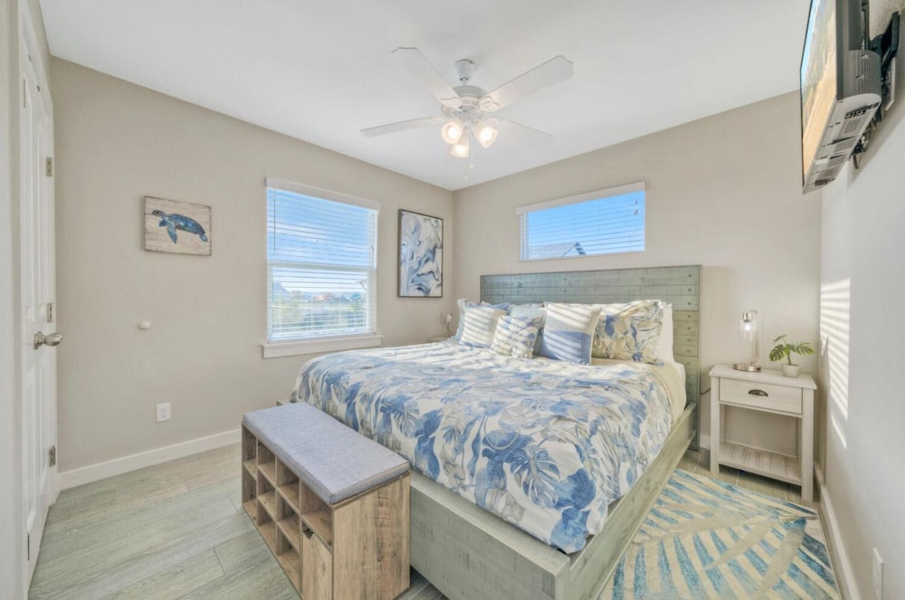 Baydream Believer by Avantstay Pool, Views view 2
