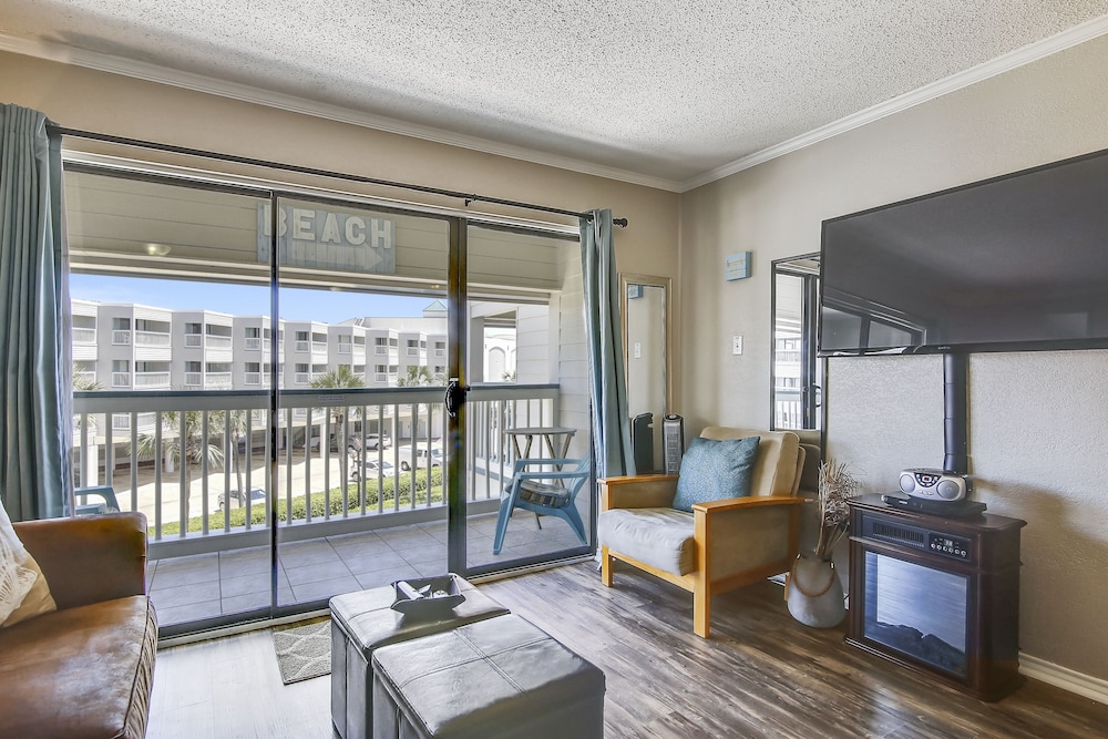 Casa Del Mar Beach Suites by AB Sea Resorts