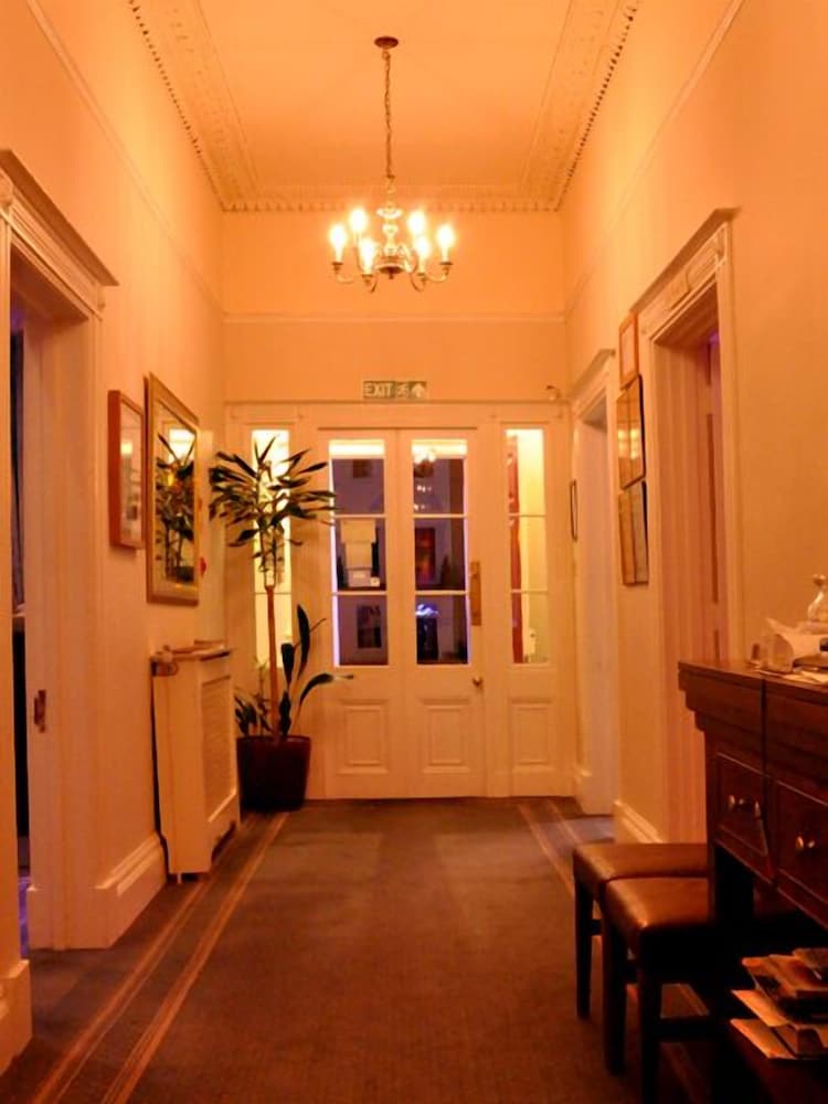 Eagle Lodge Rooms