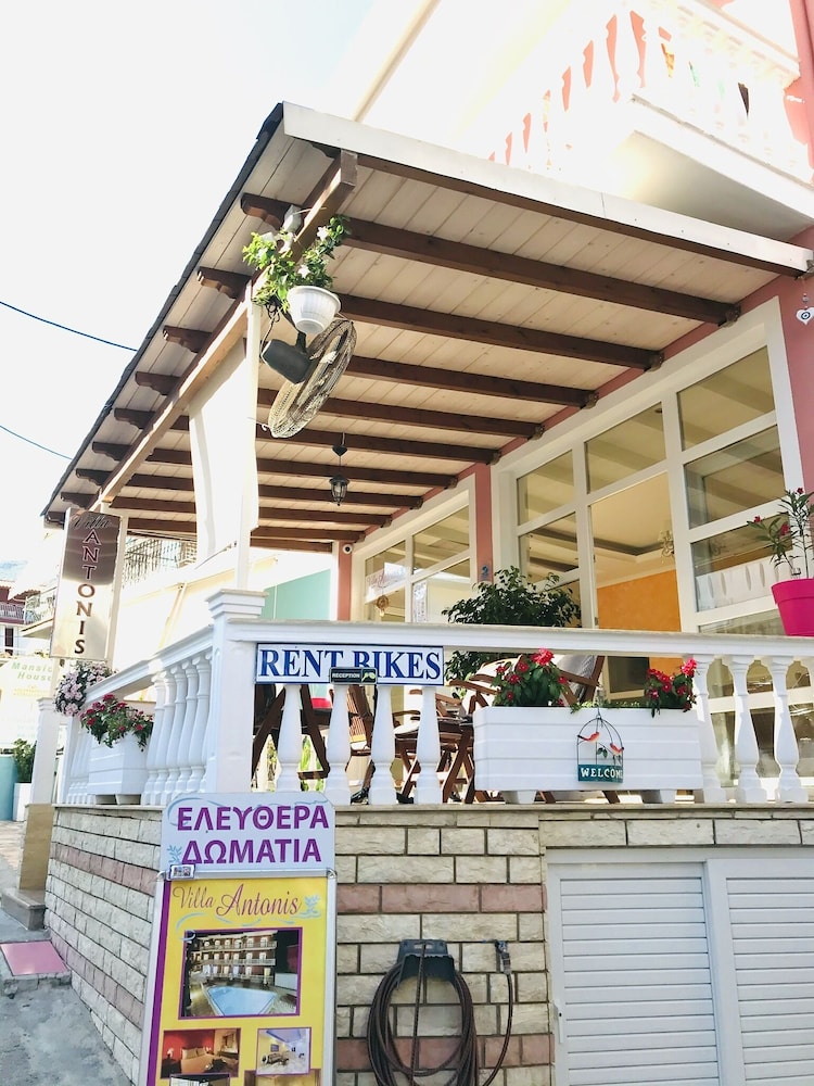 Villa Antonis