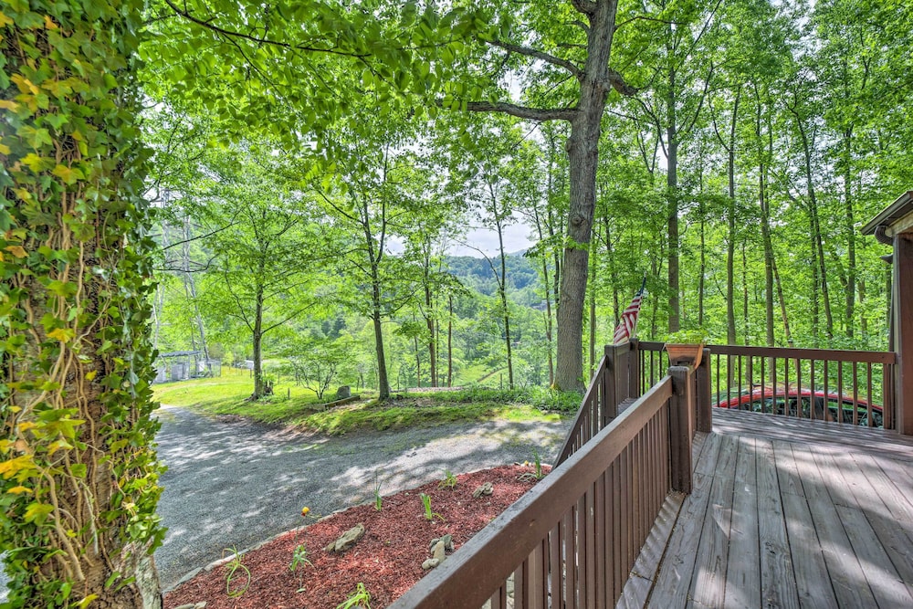 Secluded, Mountaintop Getaway w/ Fire Pit! view 2