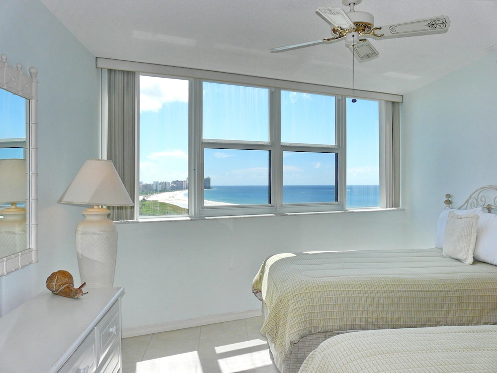 Sunny Beachfront Condo With Pool and Sw-facing Balcony