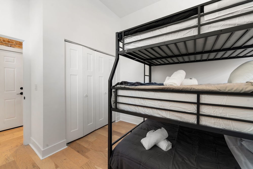 New Listing Family West Town Unit