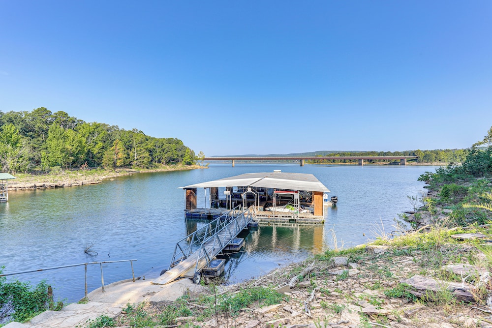 Shared Dock & Yard: Greers Ferry Lake Home!