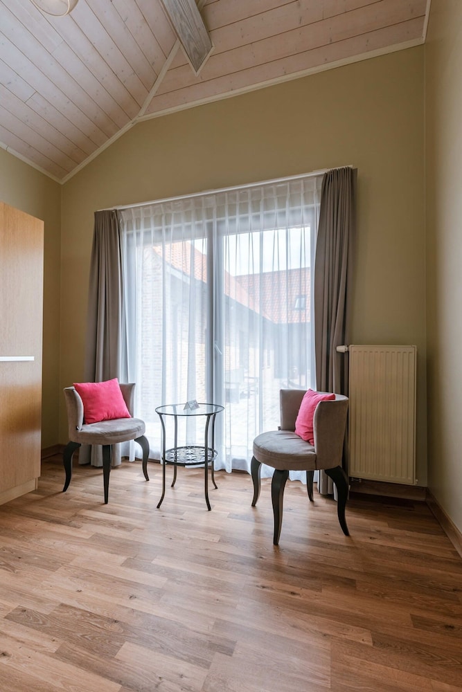 Lovely Andr Farm in the Greenery of Kortrijk
