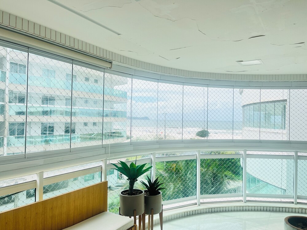 CM 304 - luxo conforto em frente ao mar
