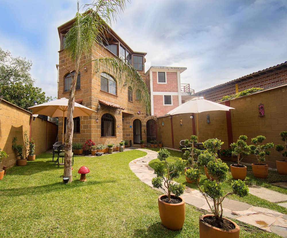 Hotel Ma Petite Maison - Image 1