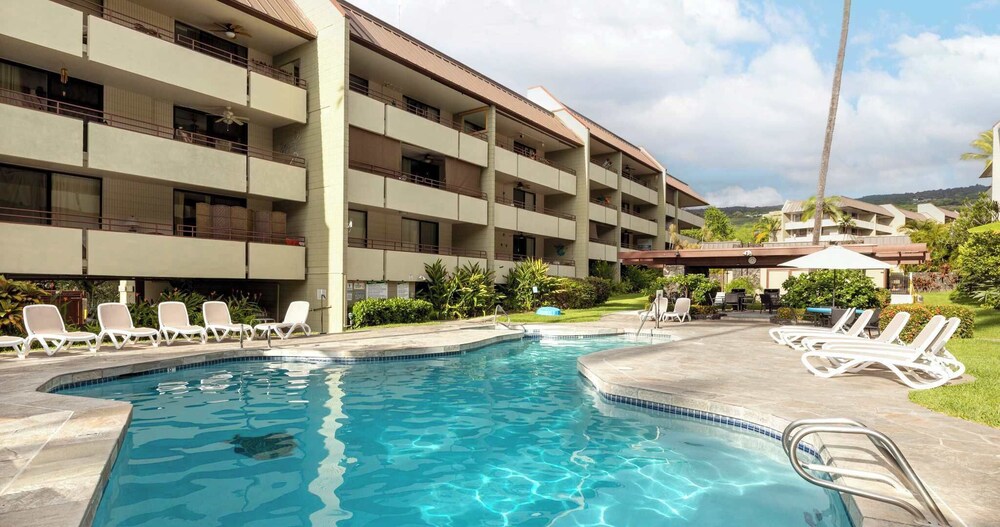 Oceanfront Condo 117 in Kailua-kona