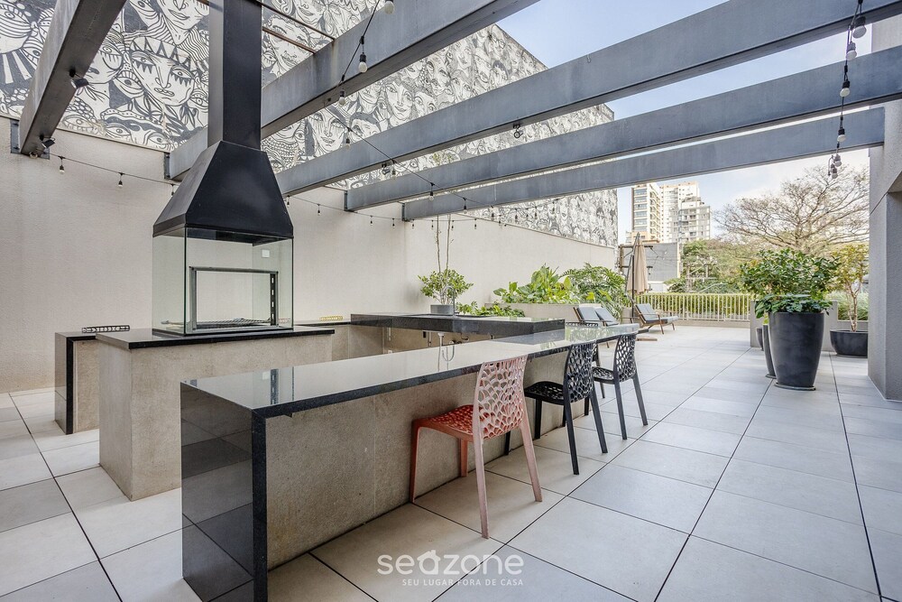 Complete Stay With Pool and gym Steps From the Metro in Pinheiros - SP - LOF
