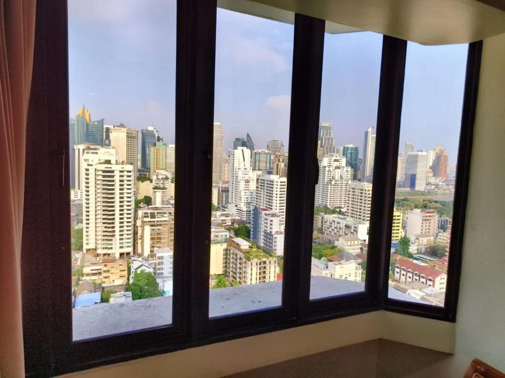 Omni Tower Sukhumvit Nana - Direct