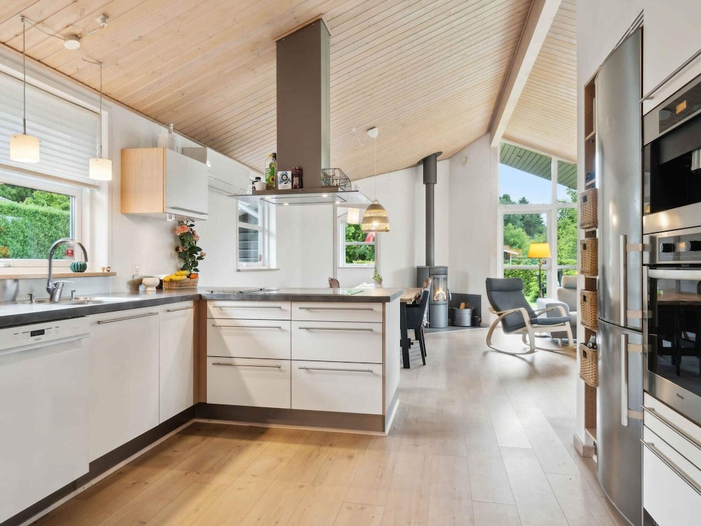 5 Star Holiday Home in Farvang