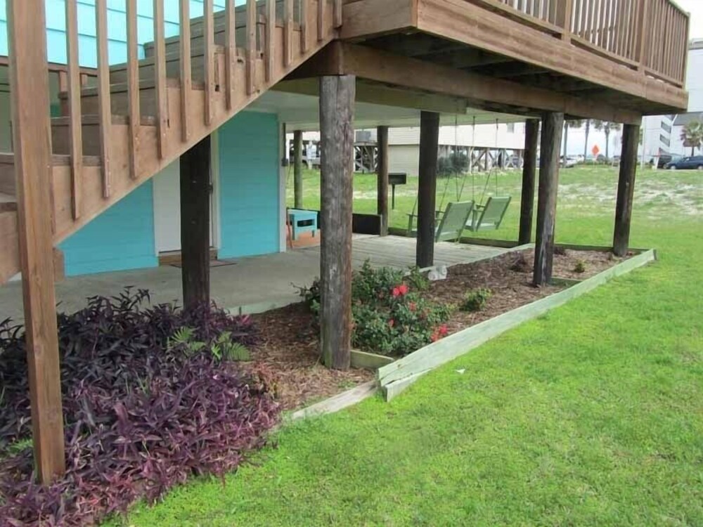 West Beach  3 Bedroom Cottage by RedAwning
