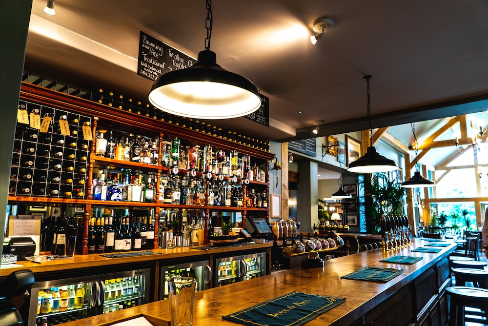 Hotel Arrow Mill - Image 1