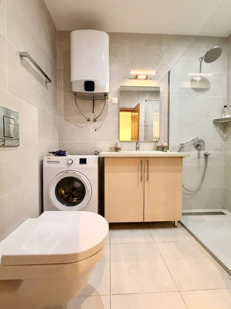 Aurelio Central Residences
