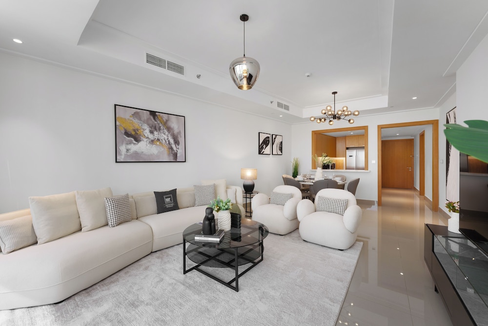 Maison Privee - Ultimate Living with Front-Row Views of Burj Khalifa & Dubai Fountains