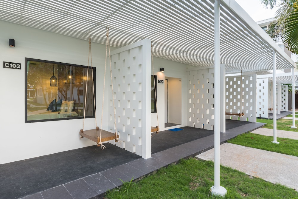 Hotel Chaolao Tosang Beach Hotel - Image 1