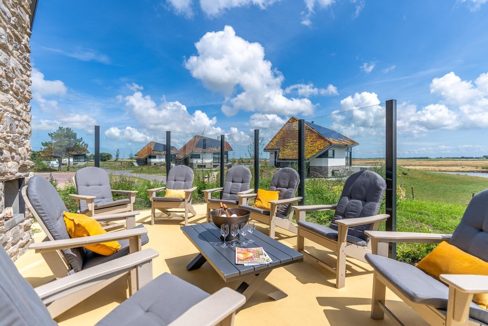 Modern, Luxurious and Sustainable Nature Villa