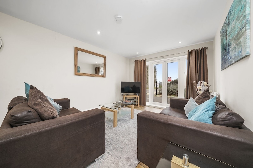 Heathrow Living Serviced Apartments by Ferndale