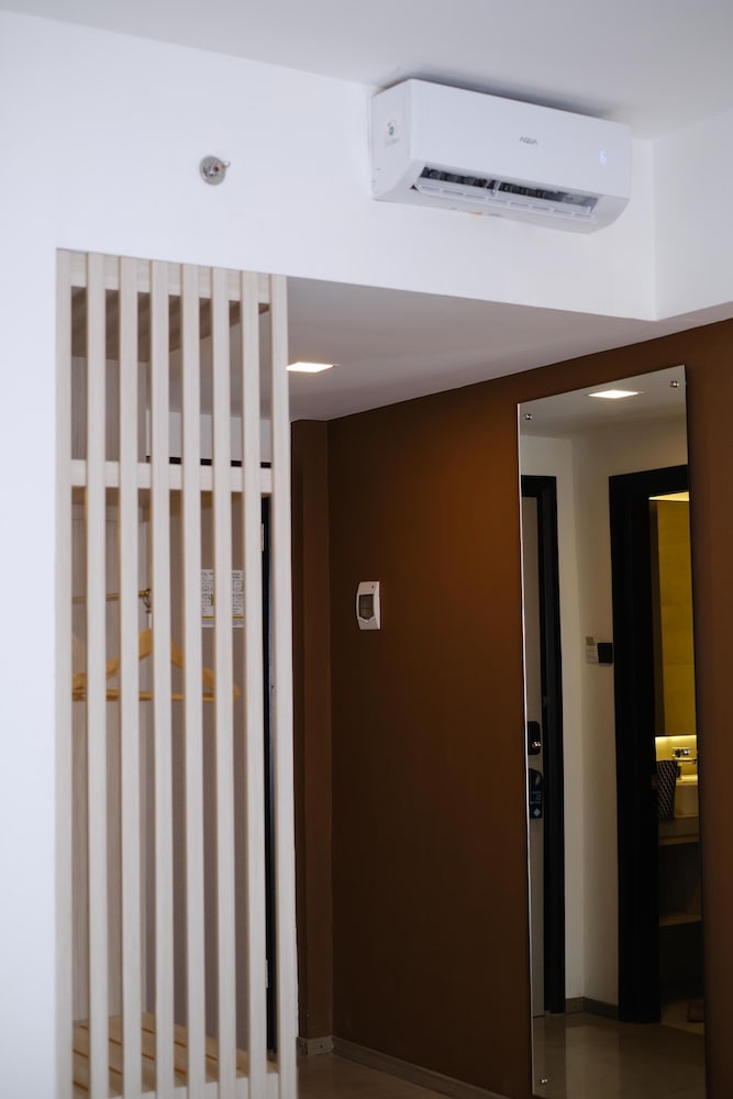 LYNN Hotel Tuban
